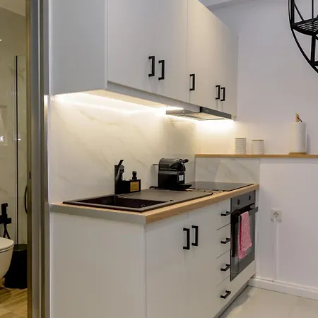 2 Brother's I Town I Sea View I 100m Port *