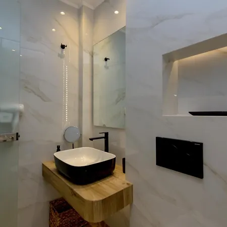 Lägenhet 2 Brother's I Town I Sea View I 100m Port *