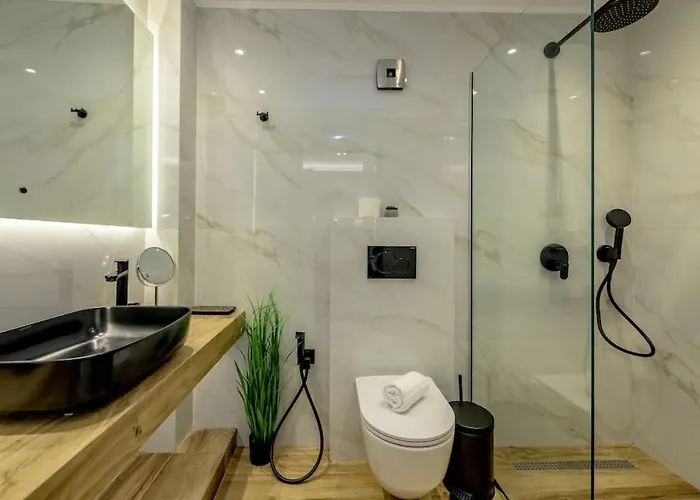 Apartment 2 Brother's I Town I Sea View I 100m Port