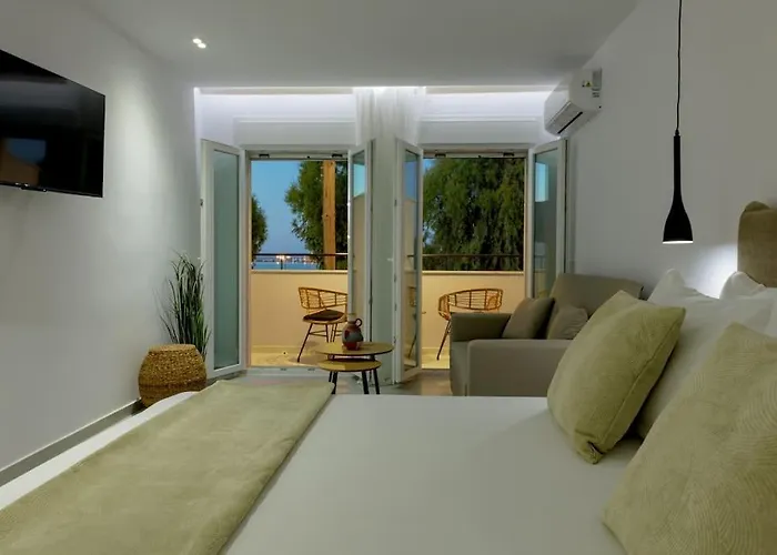 2 Brother's I Town I Sea View I 100m Port Apartment