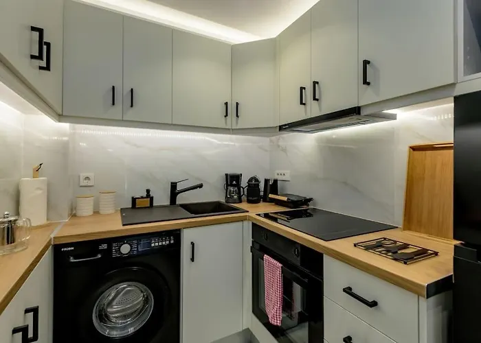 2 Brother's I Town I Sea View I 100m Port Apartment *