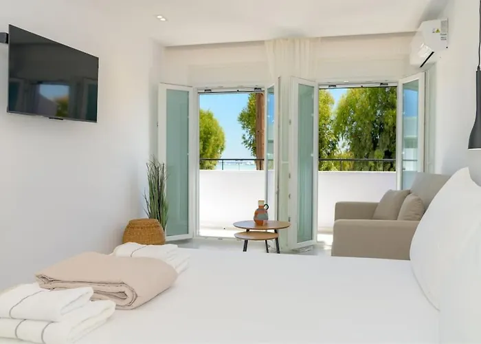 2 Brother's I Town I Sea View I 100m Port Apartment